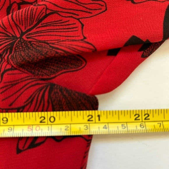 COLDWATER Creek/ Red/Blk Floral Longsleeve/ Blouse/ Size M / 10-12 - Picture 9 of 10